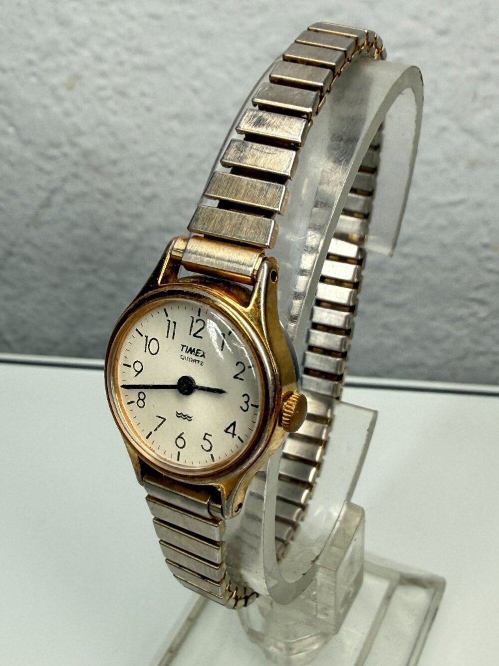 Timex Vintage Women's Quartz Watch Gold Tone White Dial Expansion Band